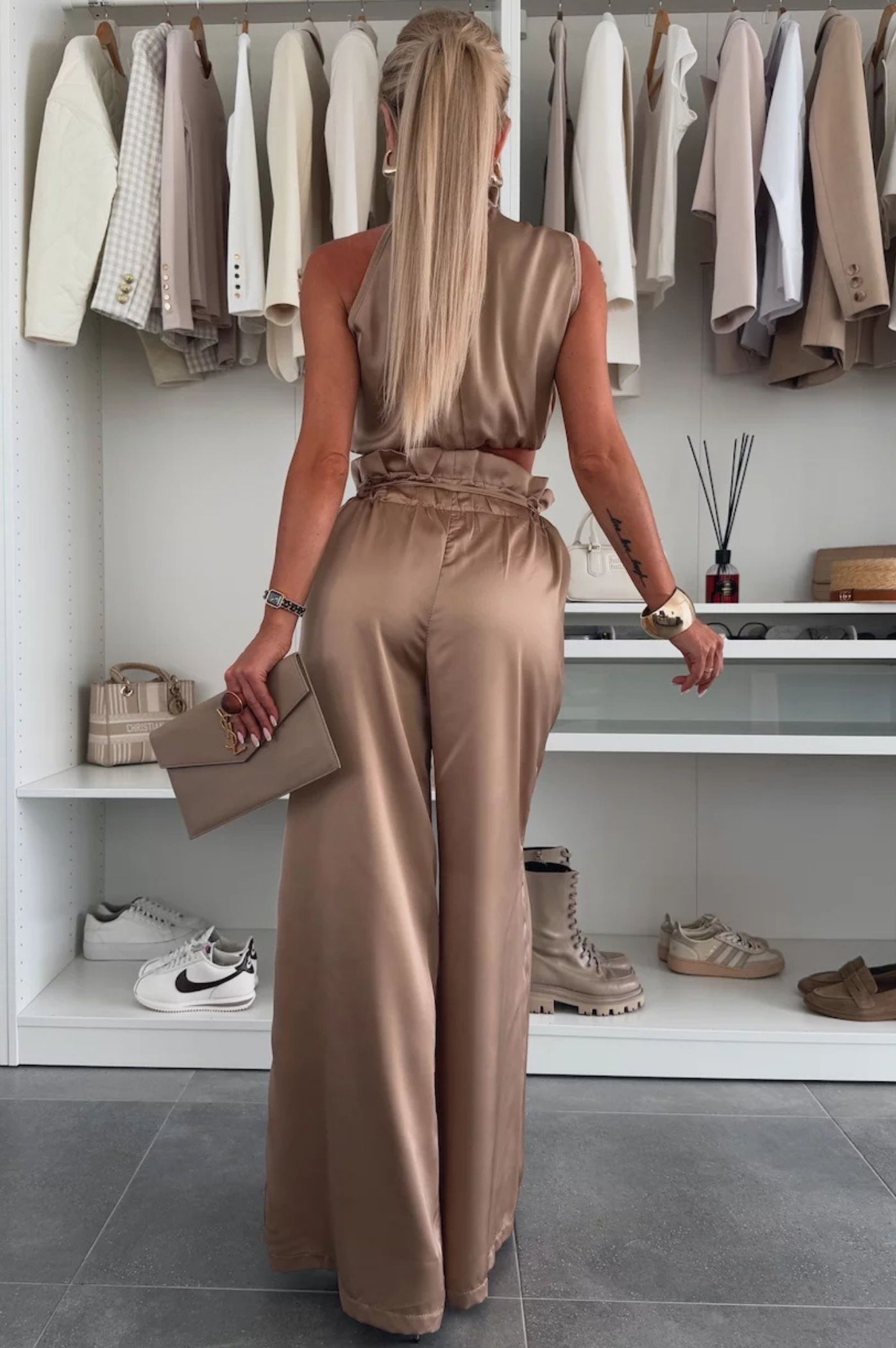 Gynaikeia Royxa Plekta Set Kenna Mpez Plekto Set Top Kai Panteloni Kenna Beige Knitted Set With Top And Pants