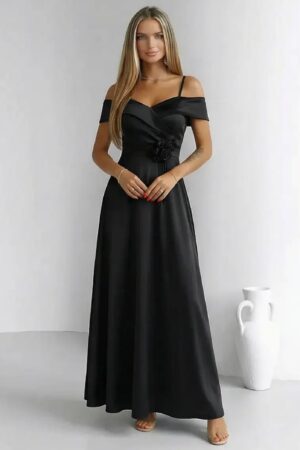 ΦΟΡΕΜΑ MAXI OFF SHOULDER ΜΕ ΣΧΕΔΙΟ ΤΡΙΑΝΤΑΦΥΛΛΑ - ΜΑΥΡΟ