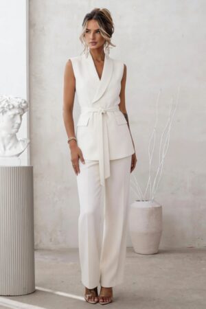 ΚΟΣΤΟΥΜΙ ΓΙΛΕΚΟ ΜΕ ΖΩΝΗ ΚΑΙ ΠΑΝΤΕΛΟΝΙ - ΛΕΥΚΟ