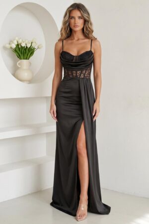 ΦΟΡΕΜΑ MAXI CORSET ΝΤΡΑΠΕ ΜΕ ΣΚΙΣΙΜΟ ΣΤΟ ΠΟΔΙ - ΜΑΥΡΟ