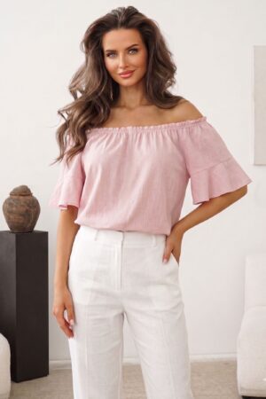 ΜΠΛΟΥΖΑ OFF SHOULDER ΜΕ ΒΟΛΑΝ ΣΤΑ ΜΑΝΙΚΙΑ - ΡΟΖ